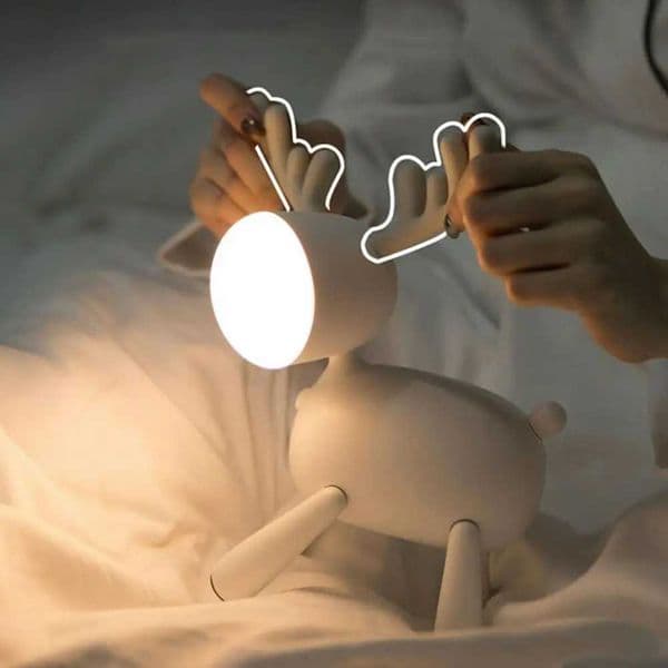 New Arrival Fashionable night light with cute rotating tail easy to use deer LED cute night light bedside lamp Z241025