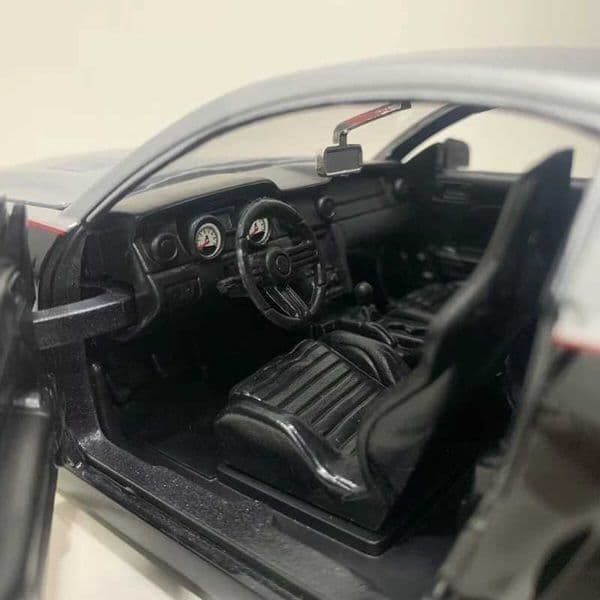 High Quality 1 24 Wild Horse Shelby GT500 Alloy Sports Car Model Die Casting Metal Toy Racing Model Simulation Series Childrens Toy Gifts T241025