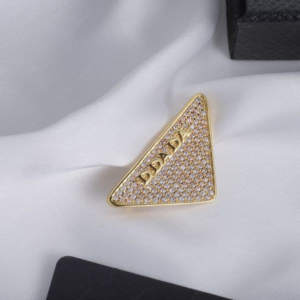 Gold Pins, Brooches, Exquisite fashion geometric triangle Embed Zircon and Alphabet, neutral, suits, Wedding, Christmas, Valentine's Day, Gifts,