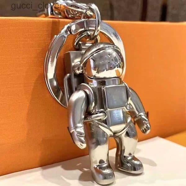 Designer Keychain Fashion Lovers Car Key Buckle Luxury Brand Leather Handmade Carabiner Keychains For Men Women Bags Pendant Keyrings Letter good 2022