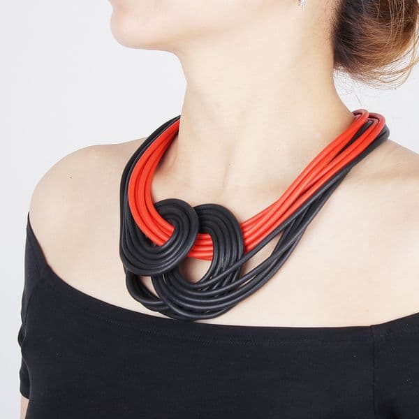 Chokers YD YDBZ A Red Black Circle Vintage Gothic Handmade Rubber Short Necklace Streetwear Ladies Jewelry Accessories 230921