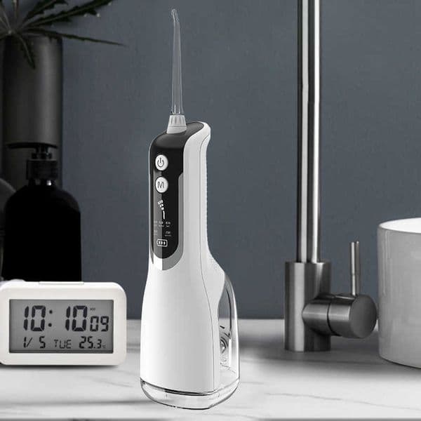 Oral Irrigators Other Hygiene Portable Irrigator Dental Water Flosser Rechargeable USB 5 Jet Tips 330ML Tank proof for Teeth Cleaner Whitening 221215