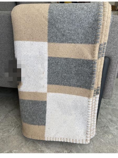 Gray Blankets and Cushion Have Tag And Dust Bag VERY Thick Home Sofa Good Quailty Blanket TOP Selling Big Size Wool