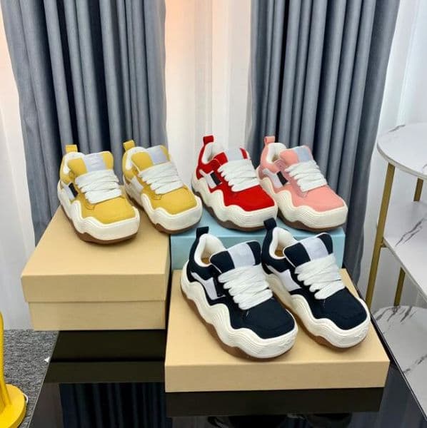 With Box Designer Shoe Wave thick sole Sneaker Triple Wavy Yellow sports shoes Women canvas sneakers Bread appearance design Fashion Men Women size 35-46