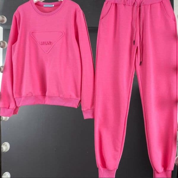 Lady Two Piece Sportsuits Winter Designer Tracksuits Women Sweathirts Pants with Letters Inverted Triangle Mini Skirts Vintage 2 PCS Suits Highly Quality