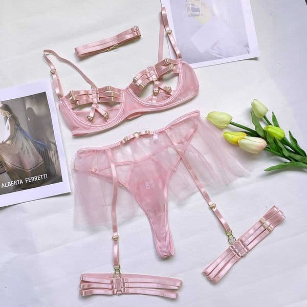 Sexy Set Lingerie Porn Sissy Intimate Sexy Hot Hollow Out Female Underwear Fancy Langerie Body g String Thongs Erotic Costumes 230808