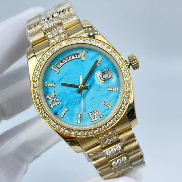 Luxury designer Classic Fashion Automatic WatchIn the middle inlaid with diamond size 36mm sapphire glass a ladies' favorite Christmas gift Free transport