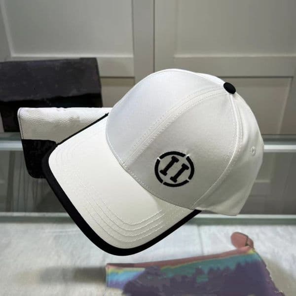 Designer Men's and Women's High Quality Baseball Luxury Embroidery Letter Duck Tongue Metal Hat Button Fashion Versatile