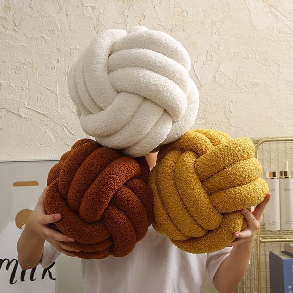 Cushion/Decorative Pillow Creative Korean Solid Color Plush Pillow Twist Pillow Knot Round Special-Shaped Retro Geometry Cushion Lovely Home Decor coussin 230311