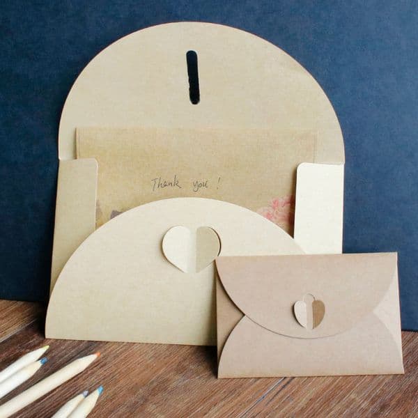 Greeting Cards 100pcs 7.1*10.5CM Heart Shape Pearlized Kraft Paper Envelopes Party Gift Paper Bag or Greeting Card Party Invitation Card Crafts 230317