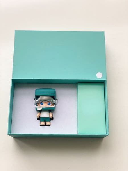 Luxury Car Aroma Air Outlet Fashion Blue Car Fragrances Cute Ornaments Smell Scent A Box of Three Tablets Aroma Cards