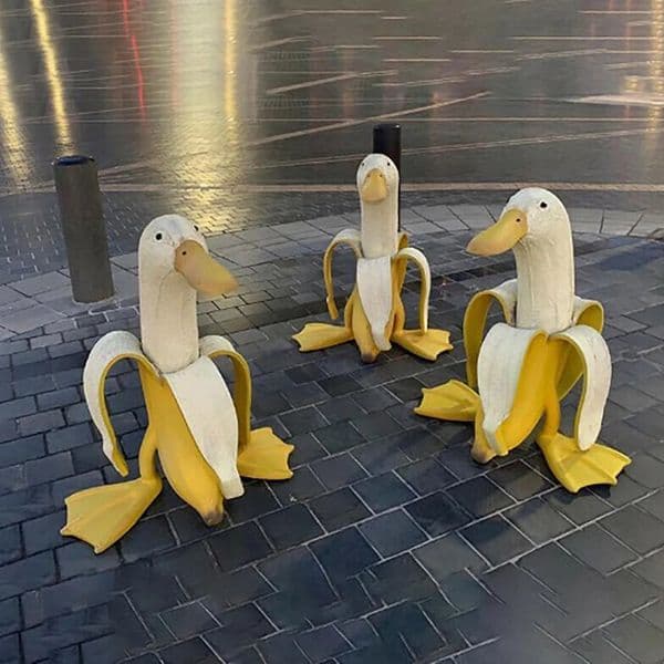 Garden Decorations Banana Duck Creative Sculptures Yard Vintage Gardening Decor Art Whimsical Peeled Home Statues Crafts Fast Delivery 230518
