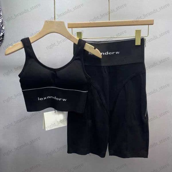 Women's Tracksuits 2023ss fashion luxury women's tops sports undershirt set tights short umbilical sexy high quality Y2k T230524