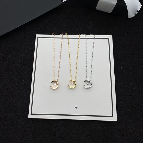 Fashion Designer Women and Men Necklaces Diamond Lattice Moon Design Elegant Temperament Gift Giving Social Gathering good