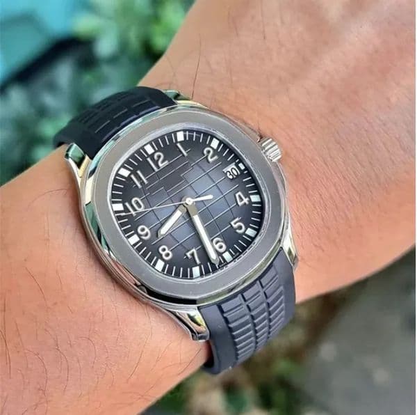 Mens Watches Sapphire Automatic Movement 40mm Comfortable Rubber Strap 5ATM Waterproof Luminous Top Wristwatches montre de e Gold Watch AQUANAUT