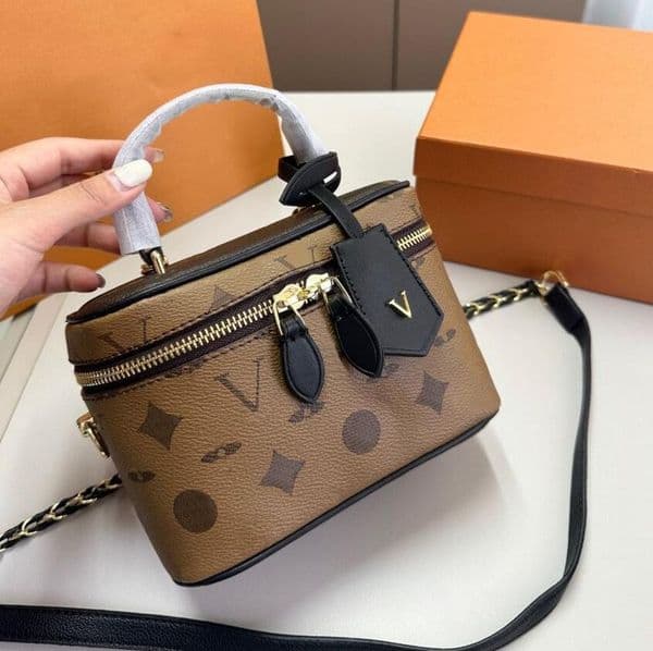 Lady Cosmetic Bags Fashion Makeup Bag Women Designers Toiletry Travel Pouch Ladies Purses Highly Quality Handbags Multi Styles