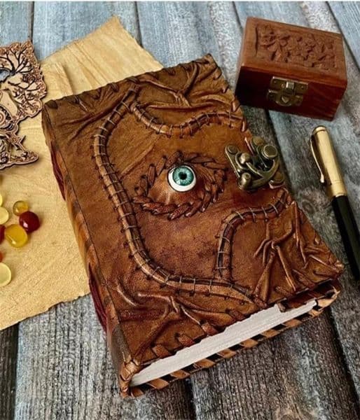 Party Decoration 100pages Hocus Pocus Book of Spells Winfred Eye Spell Cosplay Props Magic s Tricks Halloween Decorations Decor Gi