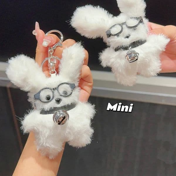 Key Rings Cute Plush Pilot Rabbit Doll Chains Ring For Woman Kawaii Cartoon Backpack Pendant Car Toy Kids Birthday Gift 231117