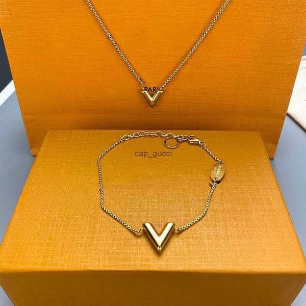 Luxury brand necklace pendant designer fashion jewelry man cjeweler letter plated gold silver chain for men woman trendy tiktok have necklaces Q260519