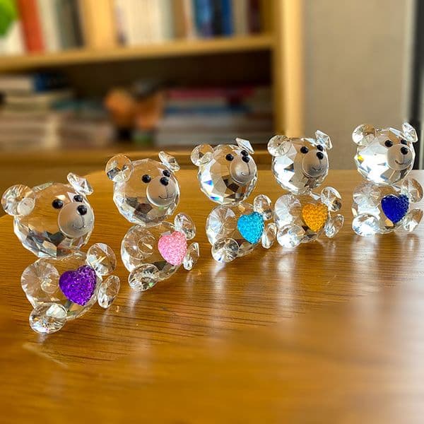 Decorative Objects Figurines Cute Crystal Bear With Love Heart Glass Fashion Ornament Lovely Animal Paperweight Wedding Home Decor Christmas Gifts 230221
