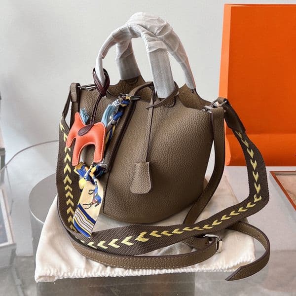 Hot Ladies crossbody Bag Durable Drawstring High Quality Leather Designer Fashion Bags Top Handle Tote Handbag Artwork Two-tone Shopping Purses 20cm