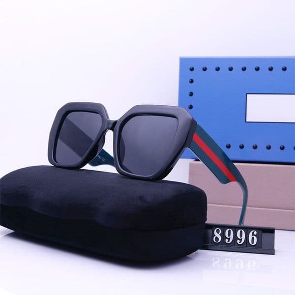 Designer Sunglass Fashion Sunglasses Classic Brand Double Letter Patten Women Men Sun glass Goggle Adumbral 4 Color Option Eyeglasses