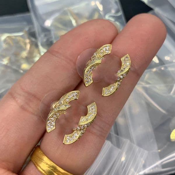Designer letter pearl diamond pendant ccity gold earrings luxury jewelry for women fashion brand silver wedding high quty vv huhata J260330