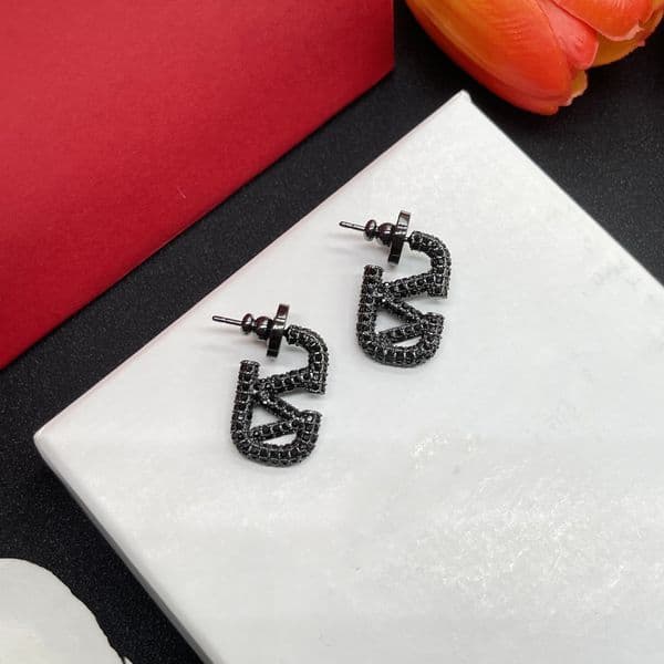Letter V Metal Earrings Stud crystal Earing Women V Earring Luxury Designer pearl Women Jewelry Orecchini 23 Q260508