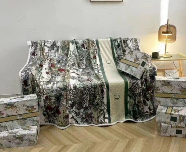 designer green jungle animal pattern letter flannel comfortable nap warm sofa blanket 130 * 200cm with gift box