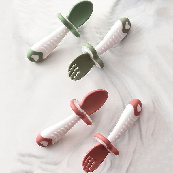 Cups Dishes Utensils 2Pcs Set Baby Spoon Fork Silicone Infant Red Green Cutlery Feeding Tableware Easy Learn Short Set 220906