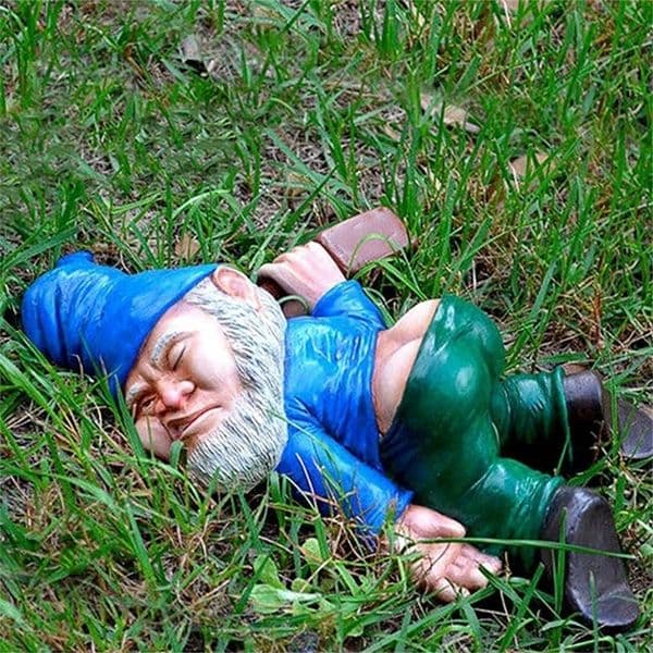 Decorative Objects Figurines S/M/L Blue Red Dwarf lying Drunk Gnome Statues Fairy Garden Decor Ornaments Flower Pot Micro Landscape Outdoor Figurine Ornament 220906