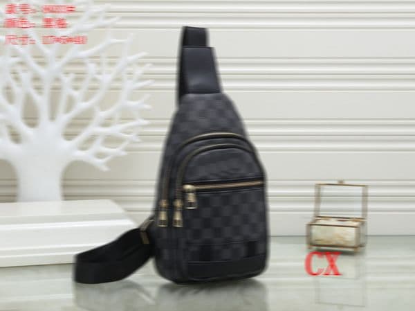 Designer Mens Crossbody bag Luxury Women Sling bag Chest Pack Leather Crossbody Man Shoulder Bags High Quality Cross Body Bag Belt Bag Purse Wallet Handbagv