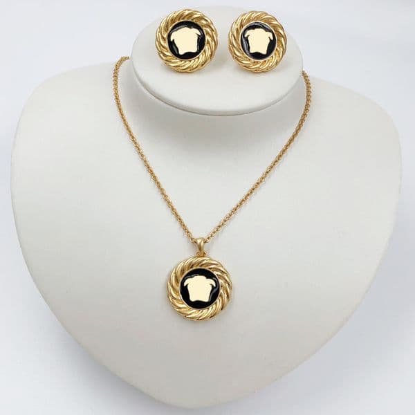 Fashion Pendant Necklace Luxury Earrings Designer Necklaces Ear Studs Personality Design for Woman Temperament 2 Optional