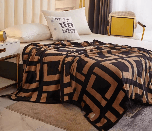 2026 Luxury Designer Decor Quality Sable Fur perfume Fashion Brand Foreign Trade Thickened Flannel Nap Air Conditioning cologne Room Blanket Decoration For Home