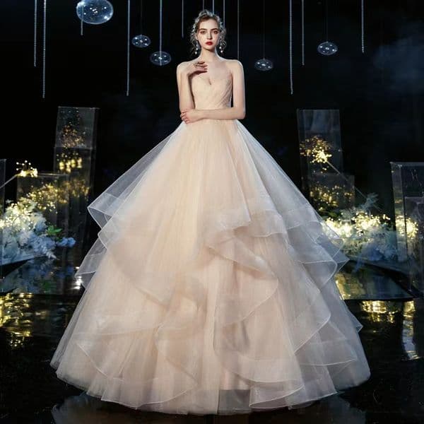 2023 Vintage A Line Wedding Dresses off shoulder Appliqued Lace Button Tiered Ruffles Back Bride Gowns vestidos novia robe de mariage
