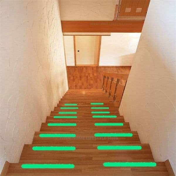 Wallpapers 12Pcs Night Glow Removable High Strength Safety Sticker For Stairs Floors Anti Slip Strips Transparent Shower Stickers Nonfall 221008