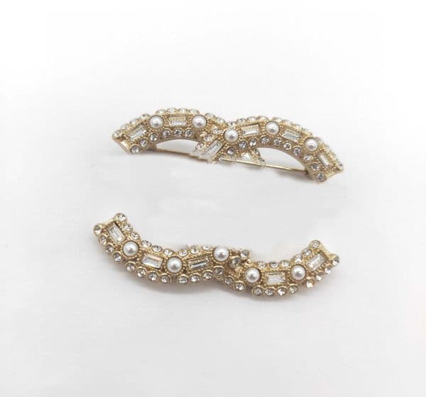 Luxury quality charm brooch Simple design with sparkly diamond in 18k gold plated have stamp PS7298A