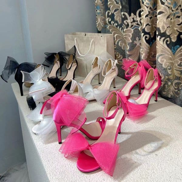 2022 New Women's Sandals Luxury Designer High Heel Shoes Feather Bowknot Banquet Shoes Leather Sexy Flat Bottom Rubber Letters Solid Color Splice Jelly 36-41