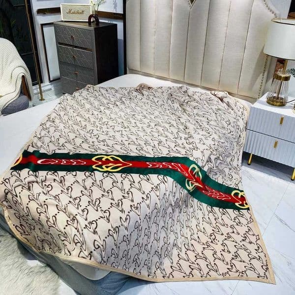 Blanket Bedding Sets Letter Designer Classic Design Delicate Air Conditioning Car Bath Towel Soft Winter Fleece Shawl Throw Blankets Ht1637
