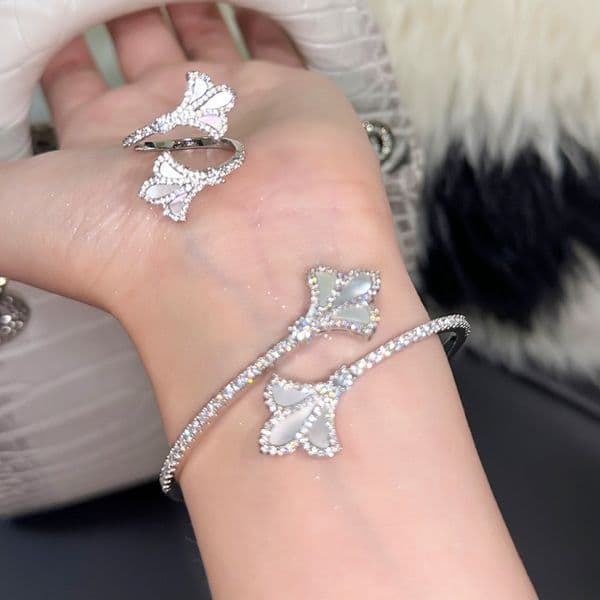 Luxury Brand Designer Jewelry 18K Real Gold Plated Zircon Mother-Of-Pearl Iris Flower Open Bracelet Light Luxury High-End Feel Bracelet Minimalist Style Women's