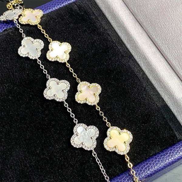 2026 Zircon Flower Shell Pendant Bracelet Light Simple Elegant Hand Niche High-end Versatile Women's Jewelry