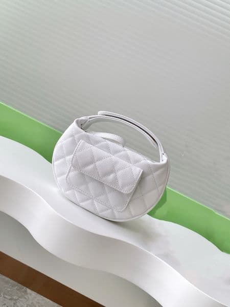 Hula hoop is high-end, simple and noble, with a rounded arc and feminine softness