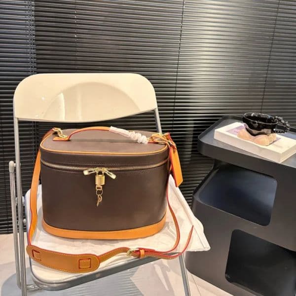 Designer Bag vanity toiletry pouch Cosmetic bag Top Women Crossbody Tote sleek Leather Woman makeup Box Shoulder Bag Purse Handbags Wallet Messenger Wallet