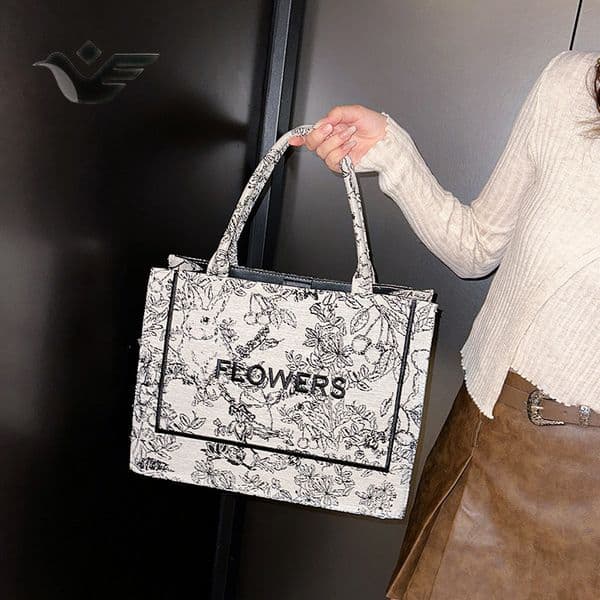 Feiyan Free Shipping New Designer Bag Luxury Shopping Bag Vintage Embroidered Handbag For Women New Fashion Monogram Shoulder Bag Trendy Versatile Large Capacity