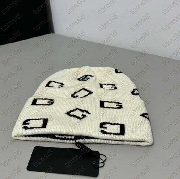 Winter Knitted Hats Womens Beanie Designer Hat Fashion Bonnet DoG Letter Luxury Skull Cap Outdoor Sport Mens Beanies Cappelli Travel Skiing