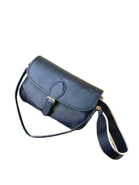 Designer women's single-shoulder bag, luxury women's crossbody bag, top-quality bag, elegant and dynamic, essential for going out