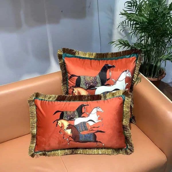 2026 Designer Doublesided Waist Cushion Cover Luxury Horse Case Sofa Decoration Retro Tassel Square Living Room H Y250905 Free Shipping B2