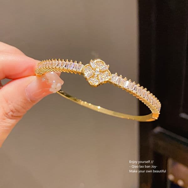 Golden Cuff Bracelet With Four-Leaf Clover Crystal Detail, Elegant, Perfect For Daily Wear Gifting, High-Quality Jewelry Boutique Gift Versatile