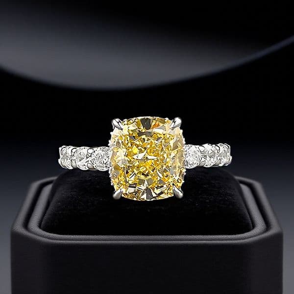 2025 Gorgeous Handmade Luxury Jewelry Genuine 100% 925 Sterling Silver Cushion Shape Lab Yellow Moissanite Diamond Eternity Women Wedding Bridal Ring Lover Gift