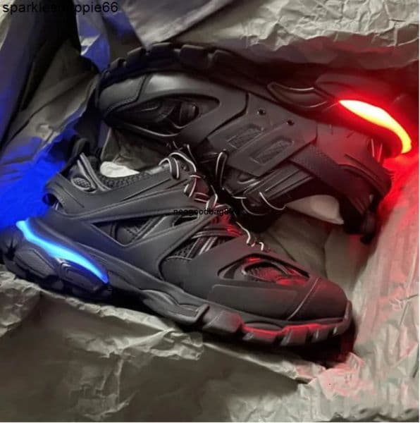 2025 Track LED Sneaker shoes track 3 30 Designer Shoes Men Women Triple white black leather trainers sports Tracks Jogging Walking jpoxpq